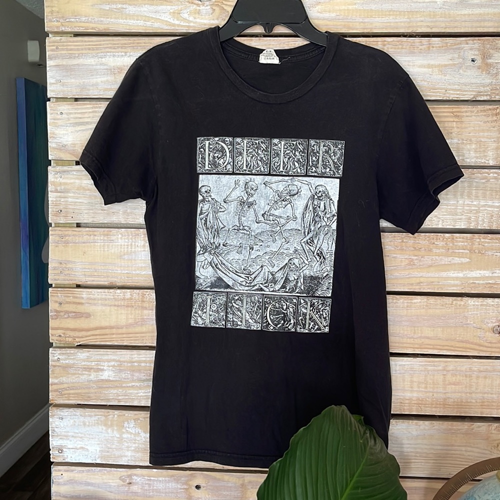 Deer tick band tee